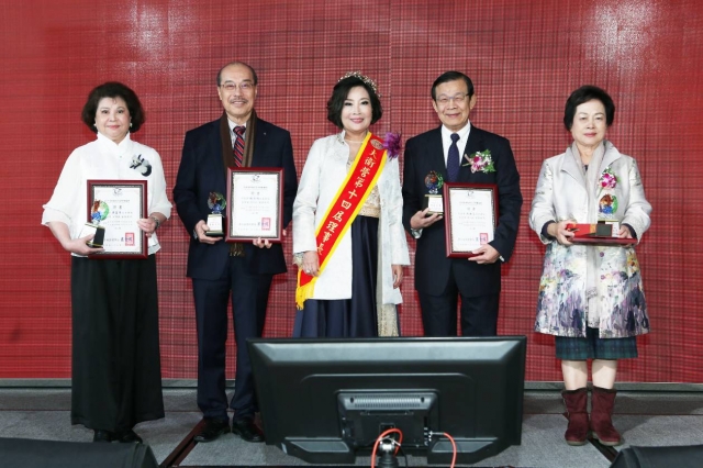 44 敦聘榮譽顧問（右起）蔡孟夏女士、楊國憲先生、林陽明先生、黃喜惠女士